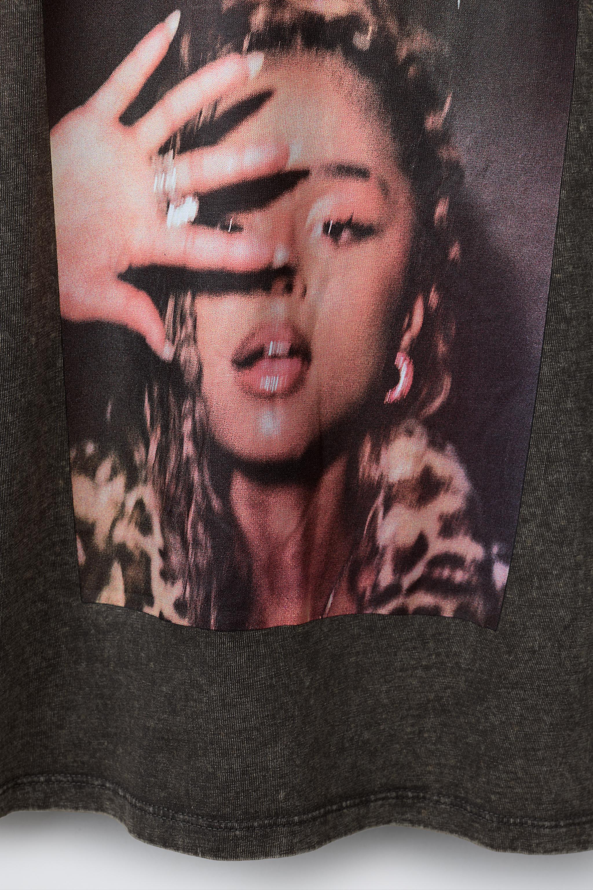 TYLA © WASHED EFFECT T-SHIRT